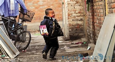 幼儿园硬件设施简陋 孩子解手用塑料桶(图)