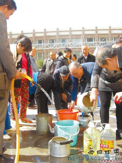 停水72小时 上万居民今别“上甘岭”(图)