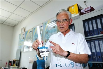 北京：老人自制马桶节水器 帮街坊省水30万吨(图)