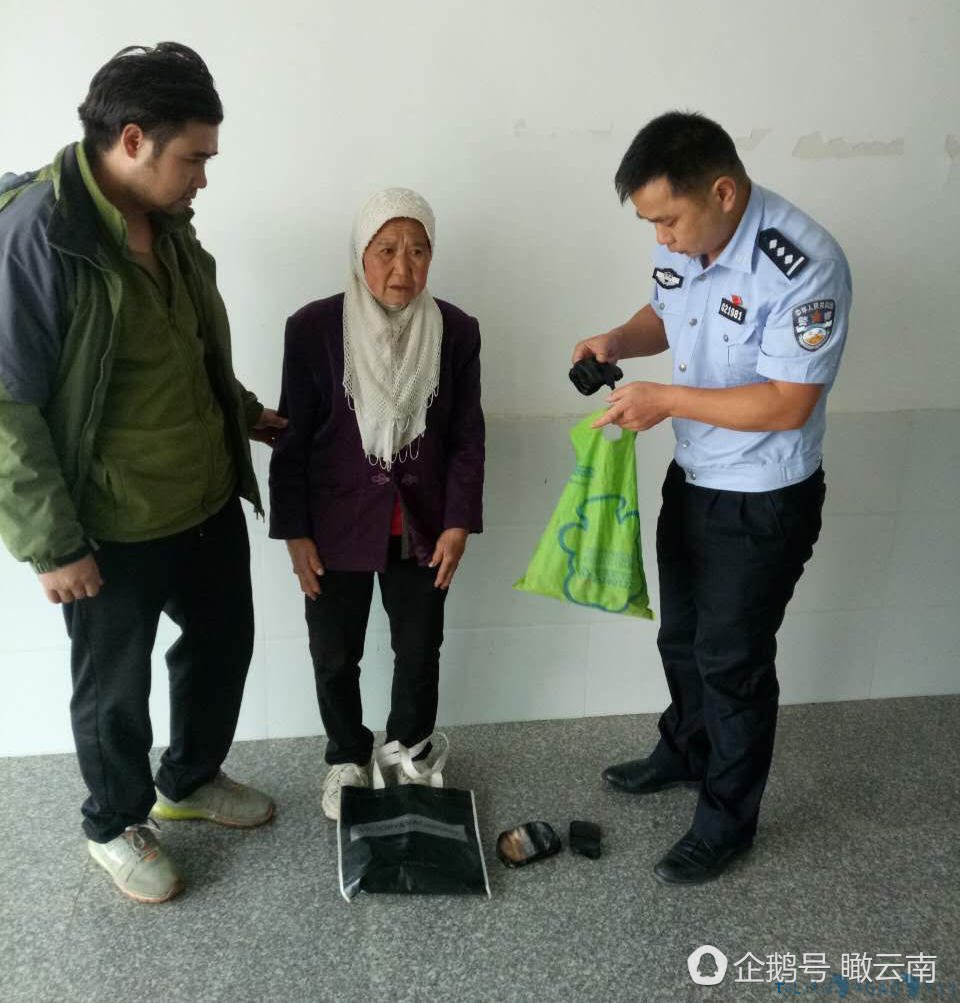 老人3万元藏塑料桶 被儿子当垃圾烧毁
