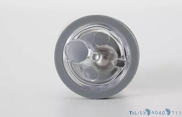 切记！不要使用塑料桶盛装油 长期食用有危害