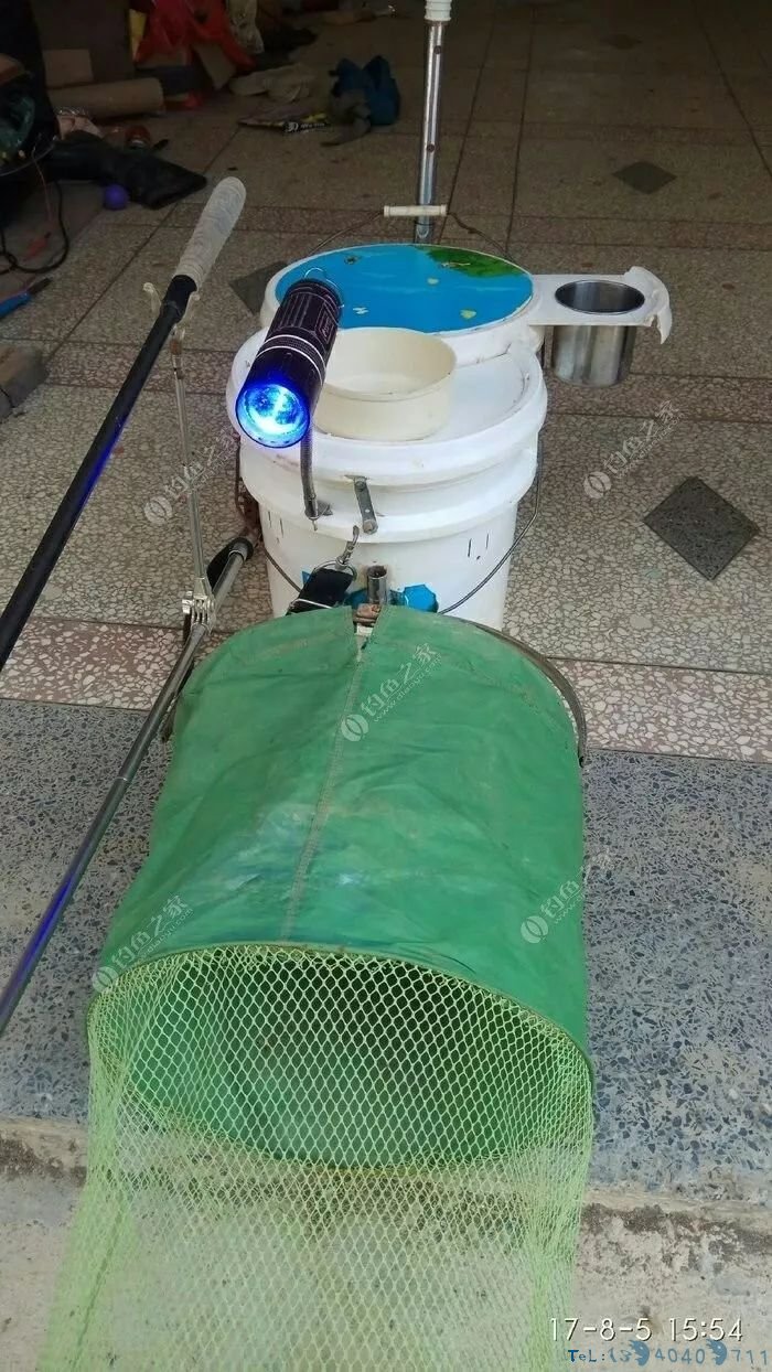 塑料桶做钓箱，第一次见这么牛X的...