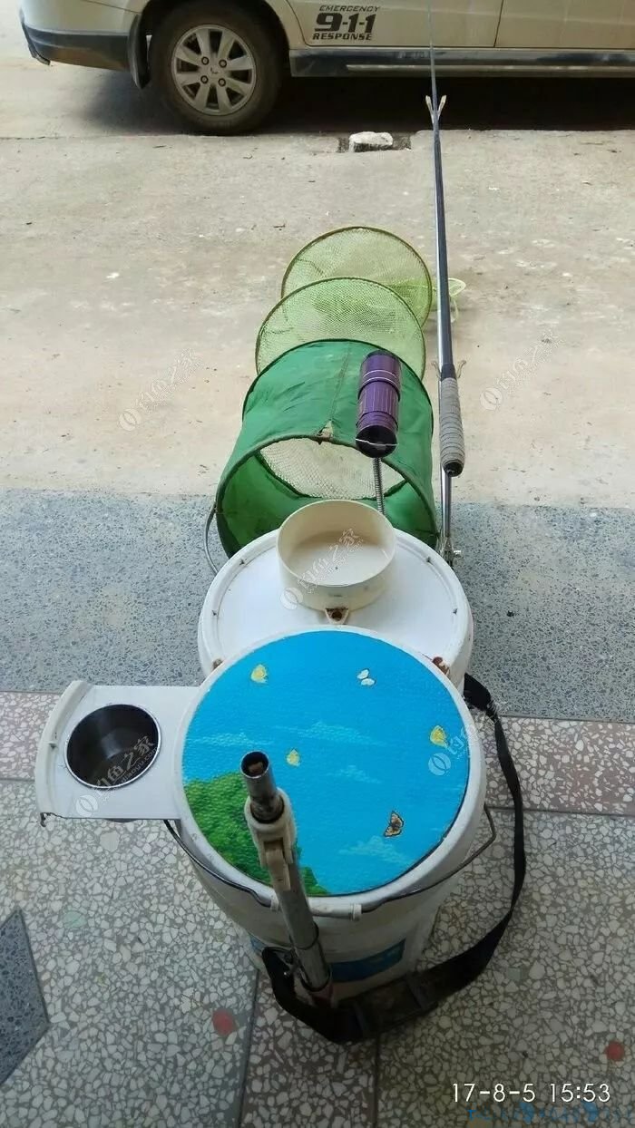 塑料桶做钓箱，第一次见这么牛X的...