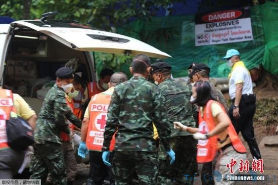 泰国被困足球队已有8人获救 拟今日救出剩余5人