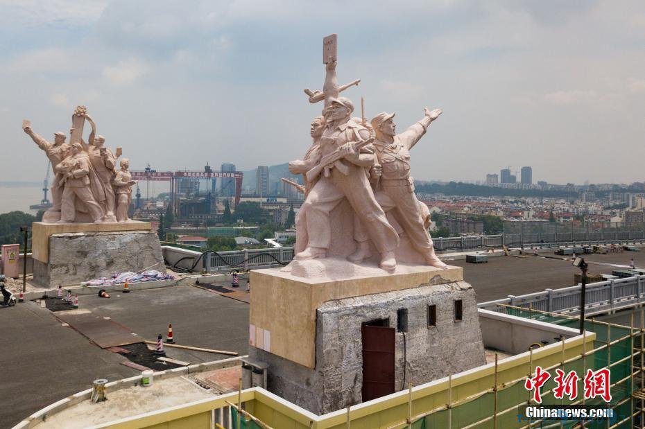 航拍南京长江大桥初露新颜