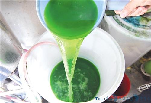 南宁：水加色素 假冒冷却液不到1分钟就生产一桶