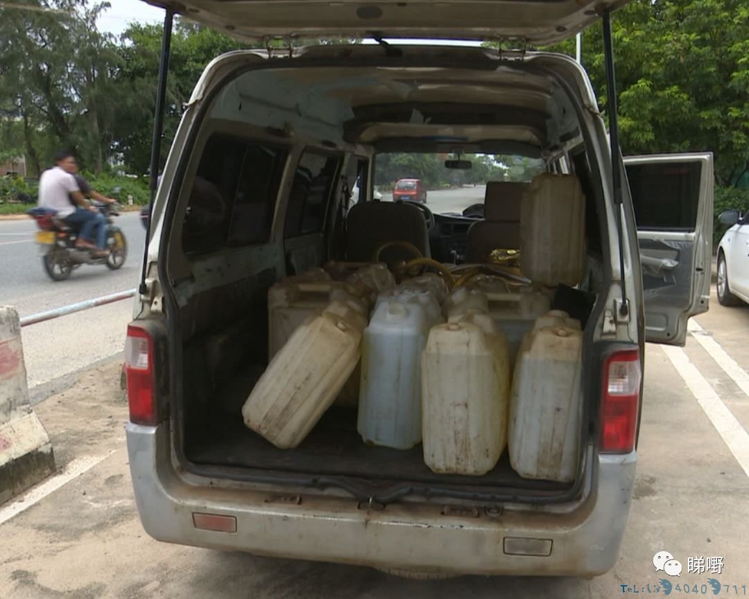 危险！一男子竟然带着“移动炸弹”在北海满街跑......