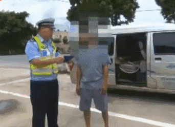 贿赂交警！北海一男子带着“移动炸弹”满街跑…