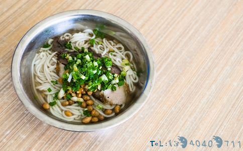网传螺蛳粉被空调水泡 外出就餐食品安全 外出用餐食物问题投诉
