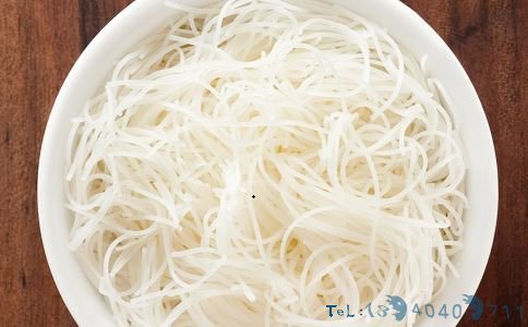 网传螺蛳粉被空调水泡 外出就餐食品安全 外出用餐食物问题投诉