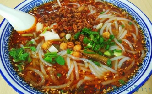 网传螺蛳粉被空调水泡 外出就餐食品安全 外出用餐食物问题投诉