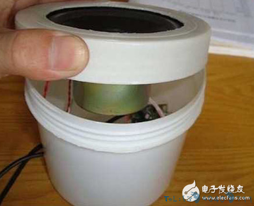 如何用废弃塑料桶自制一个音箱？