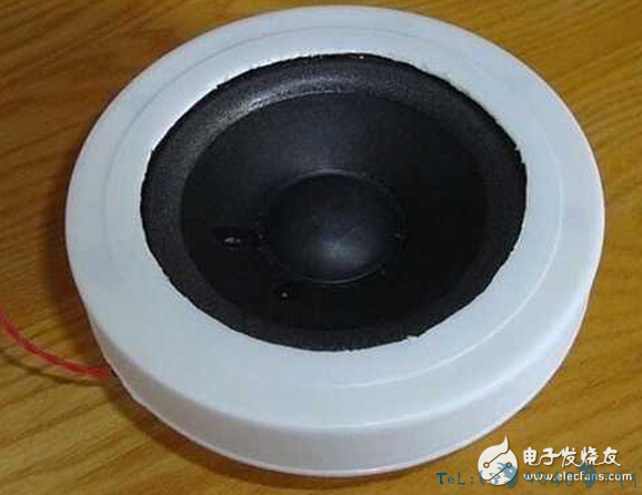 如何用废弃塑料桶自制一个音箱？