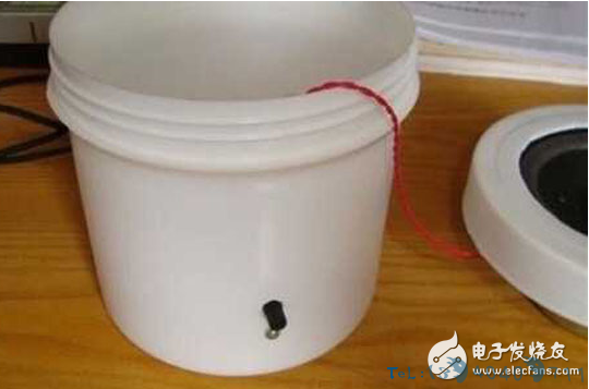 如何用废弃塑料桶自制一个音箱？