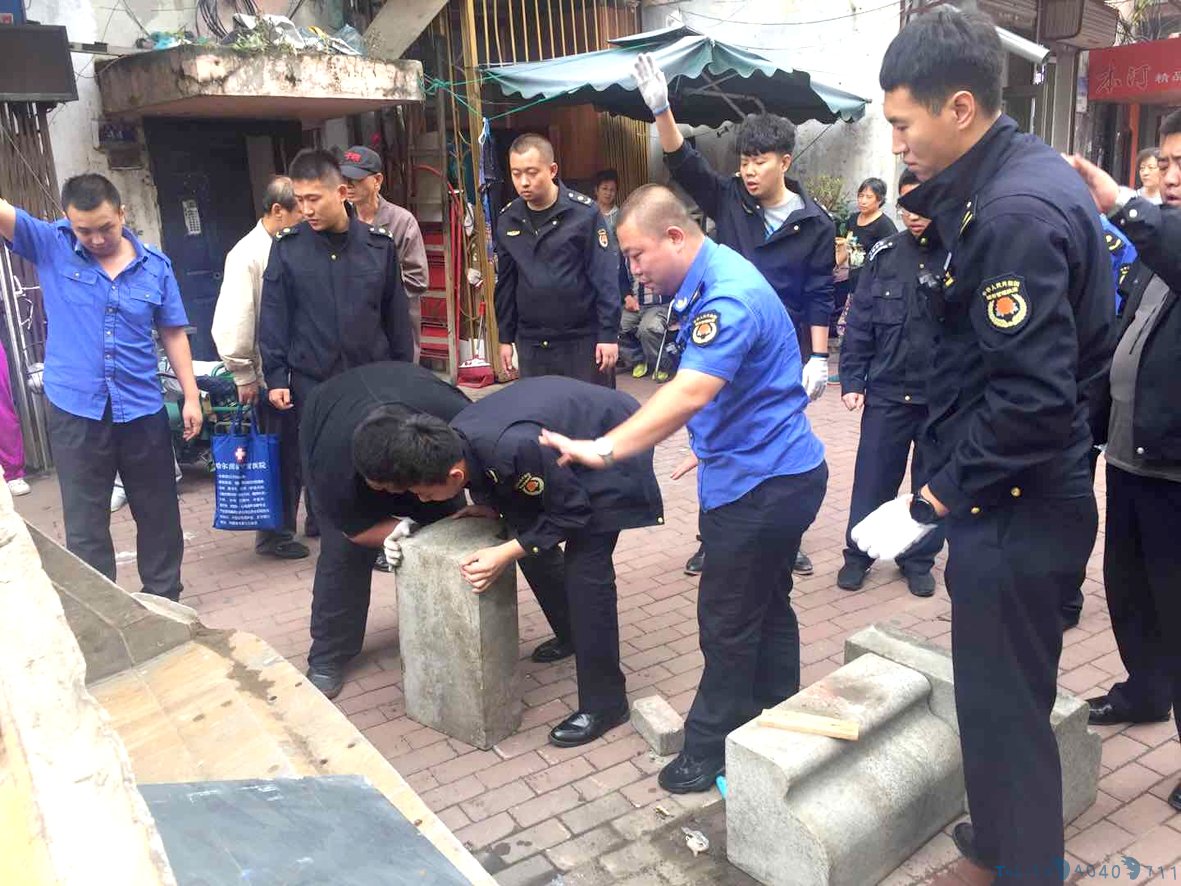 北十二道街“挡路石”全被清走