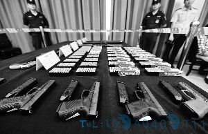 湖北收缴走私枪支犹如名枪展