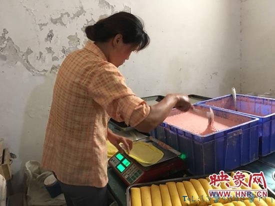 郑州问题食品厂藏身村委会旁边 市民举报后被查封