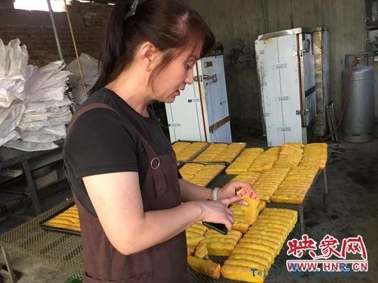 郑州问题食品厂藏身村委会旁边 市民举报后被查封