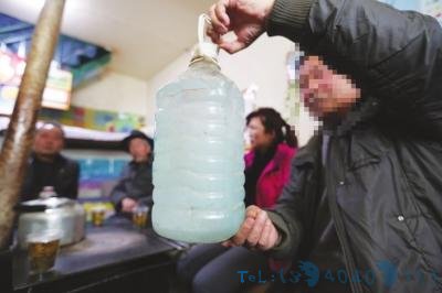 水源附近是垃圾处理场 自来水变浅蓝色检测竟称“没问题”