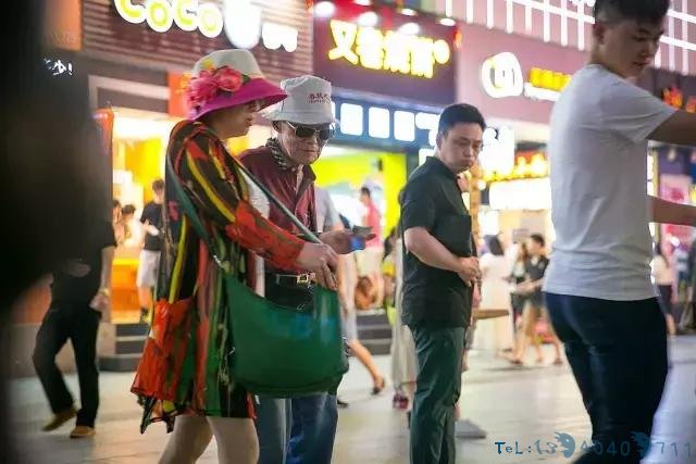 江汉路上这个卖艺自救的家庭乐队，背后的故事感动了无数武汉人