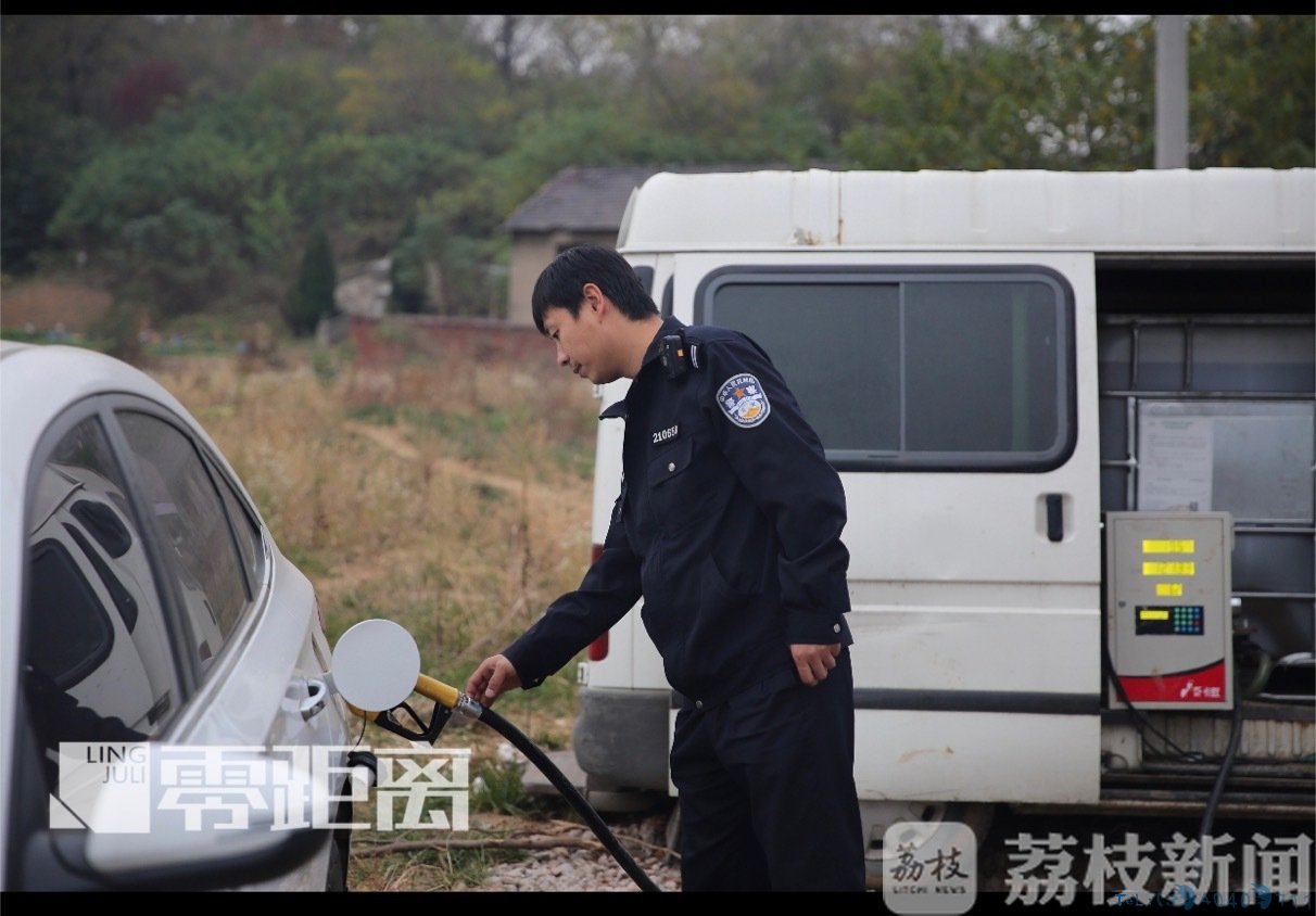 深夜面包车自燃！足足烧了两小时 牵出“移动炸弹”案（视频）
