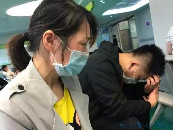 惨不忍睹!男孩坐进开水桶吓懵了 4岁娃娃全身65%以上大面积烫伤