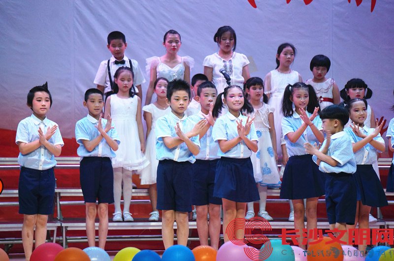 长沙市特殊教育学校举办文艺汇演活动庆祝六一儿童节