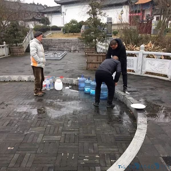 武汉这口千年古井成了网红，常有人专程开车来取水泡茶