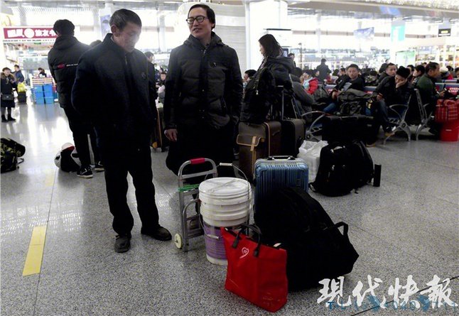 春运神器来啦!拎着大桶小桶,回家过年