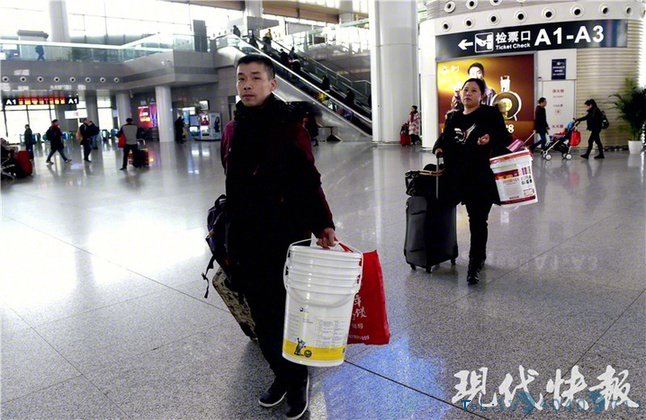 春运神器来啦!拎着大桶小桶,回家过年