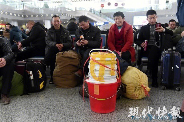 春运神器来啦!拎着大桶小桶,回家过年