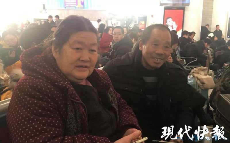 著名导演贾樟柯转发“一个桶”！同款“春运神器”火了！