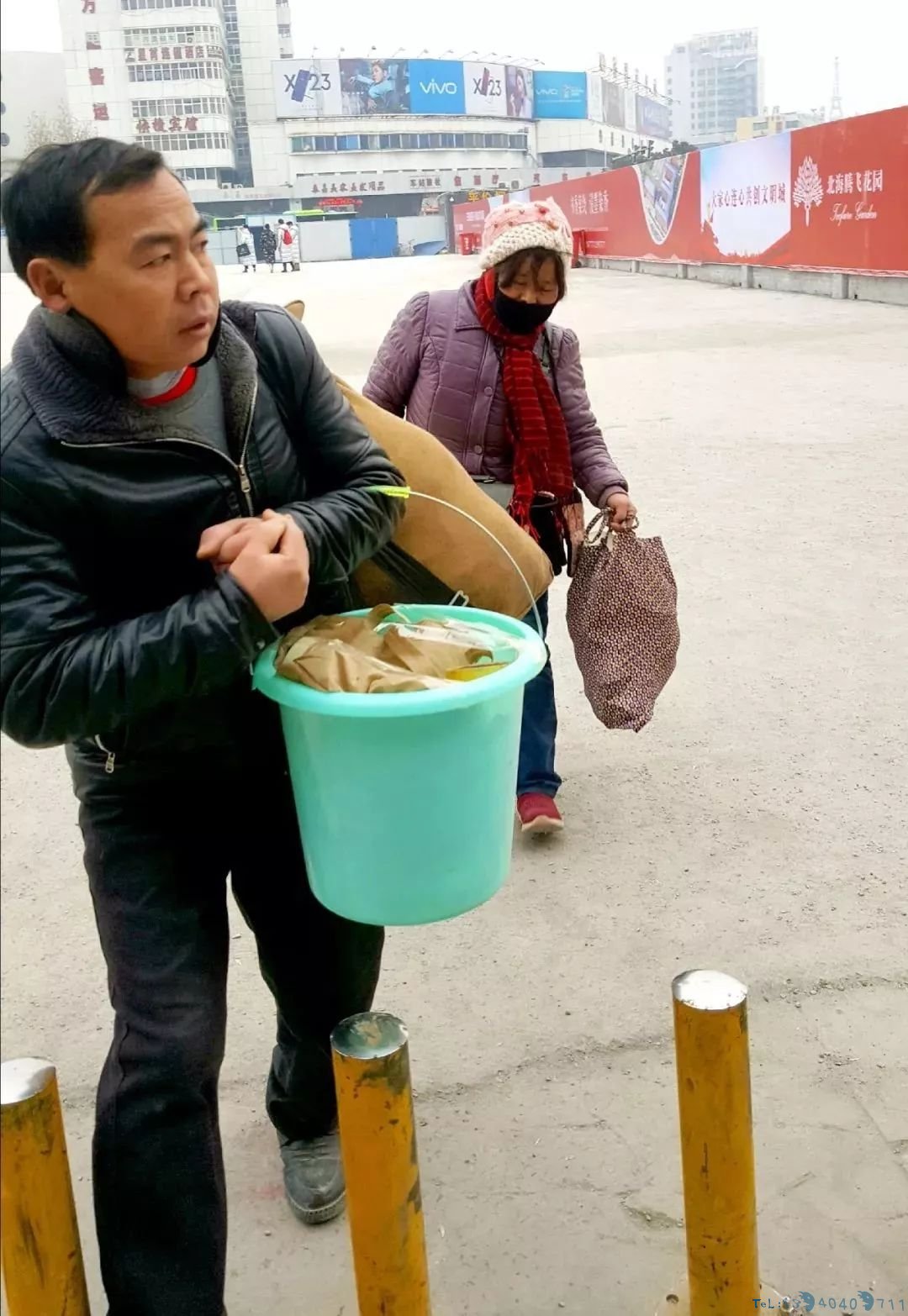 一个桶为何成许昌火车站“网红”，看完流泪