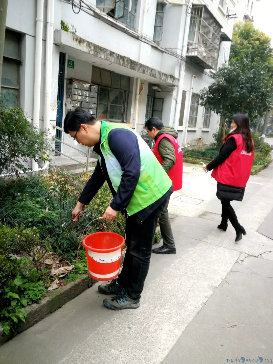 “学雷锋 树新风 我们在行动”——上钢新村街道开展大型“3•5”学雷锋社区志愿服务活动