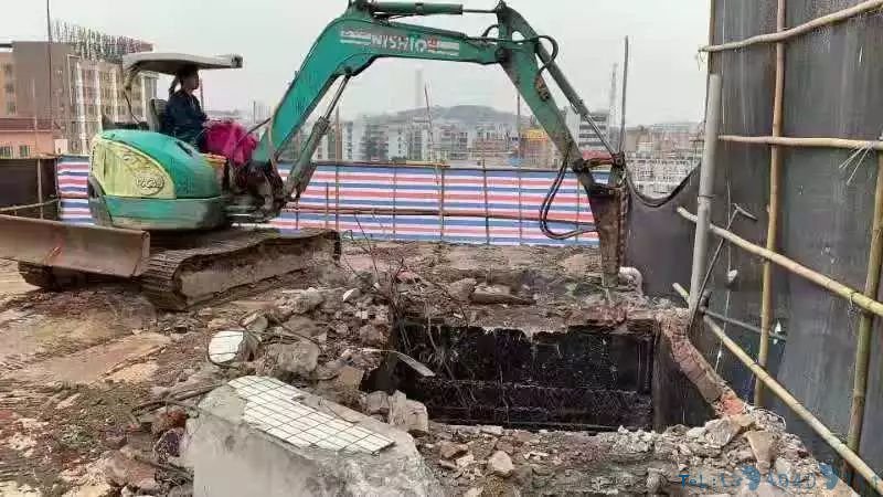 【城记】查获800升非法汽油！我区强拆非法储存危化品场所